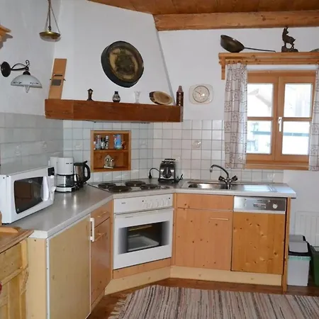 Stallerhuette بيت للعطل *